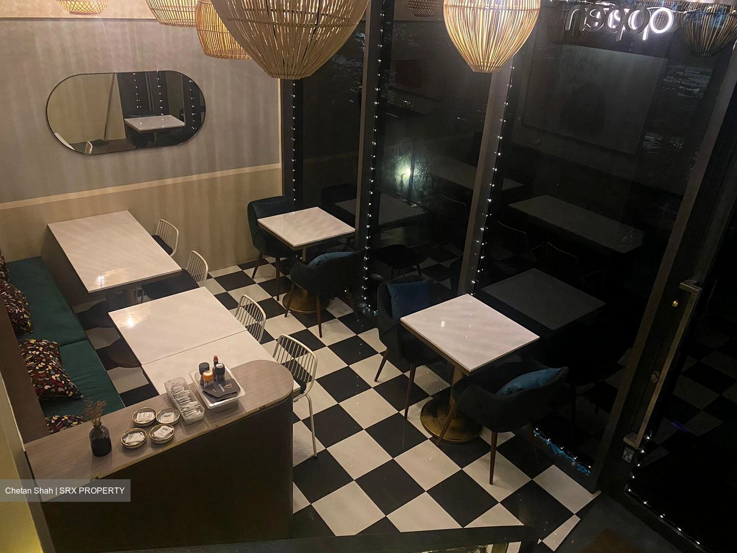 Sims Urban Oasis (D14), Retail #480950871